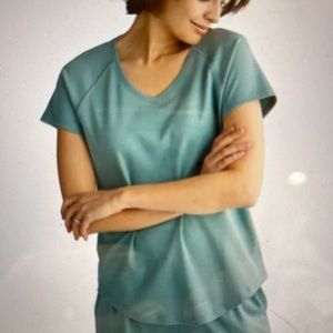 The Company Store Luxury Pima V Neck Top Medium NEW